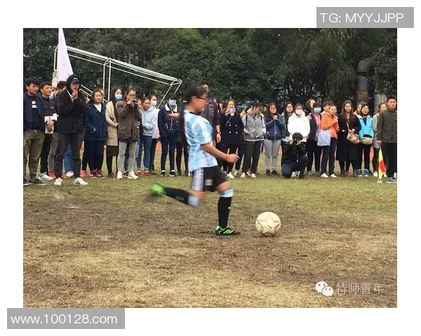 足球明星魅力无穷她们吸引了多少女性粉丝的热爱与追随 足球明星魅力无穷她们吸引了多少女性粉丝的热爱与追随