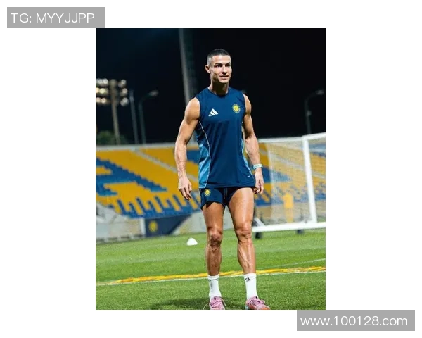 顶级足球明星C罗身材揭秘如何保持完美体型与竞技状态 顶级足球明星C罗身材揭秘如何保持完美体型与竞技状态